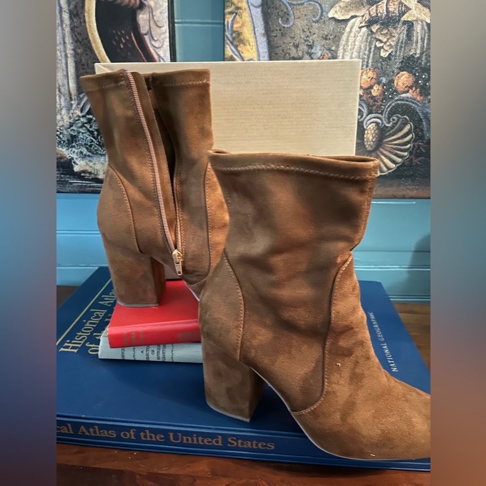 Steve Madden Tracker faux suede ankle boots